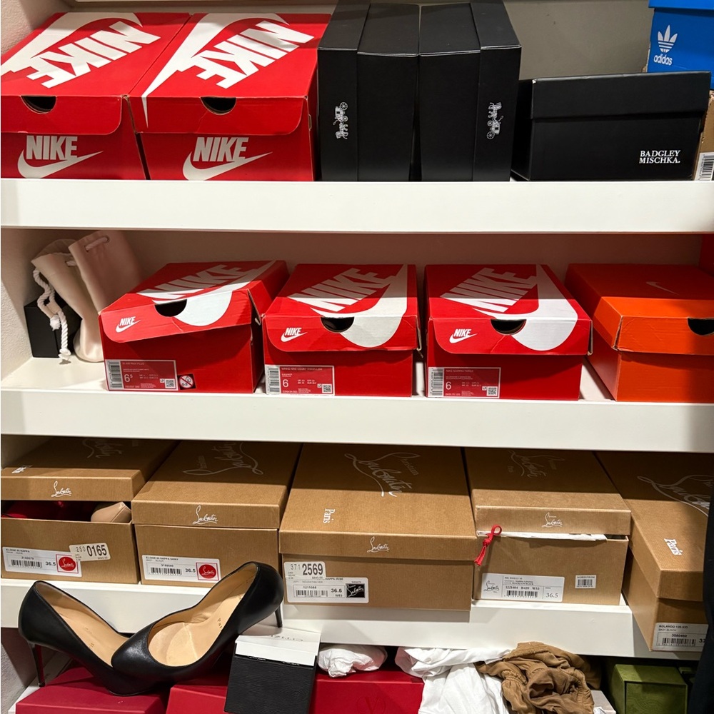 Nike Clean Out! - image 1